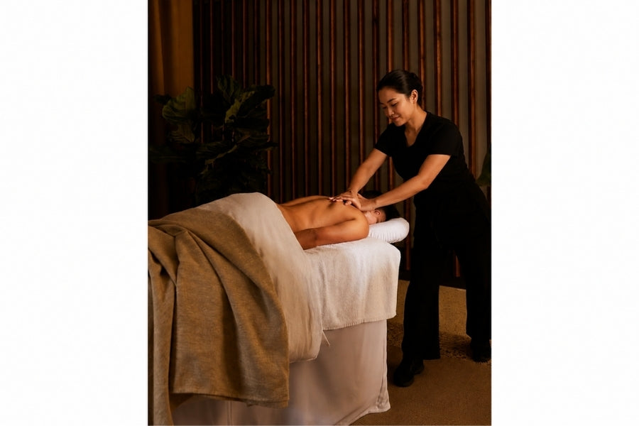 Therapeutic massage at Blanc Spa